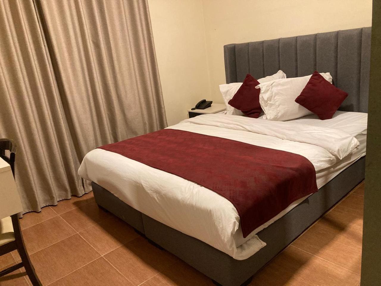 עמאן Uptown Hotel Apartment מראה חיצוני תמונה